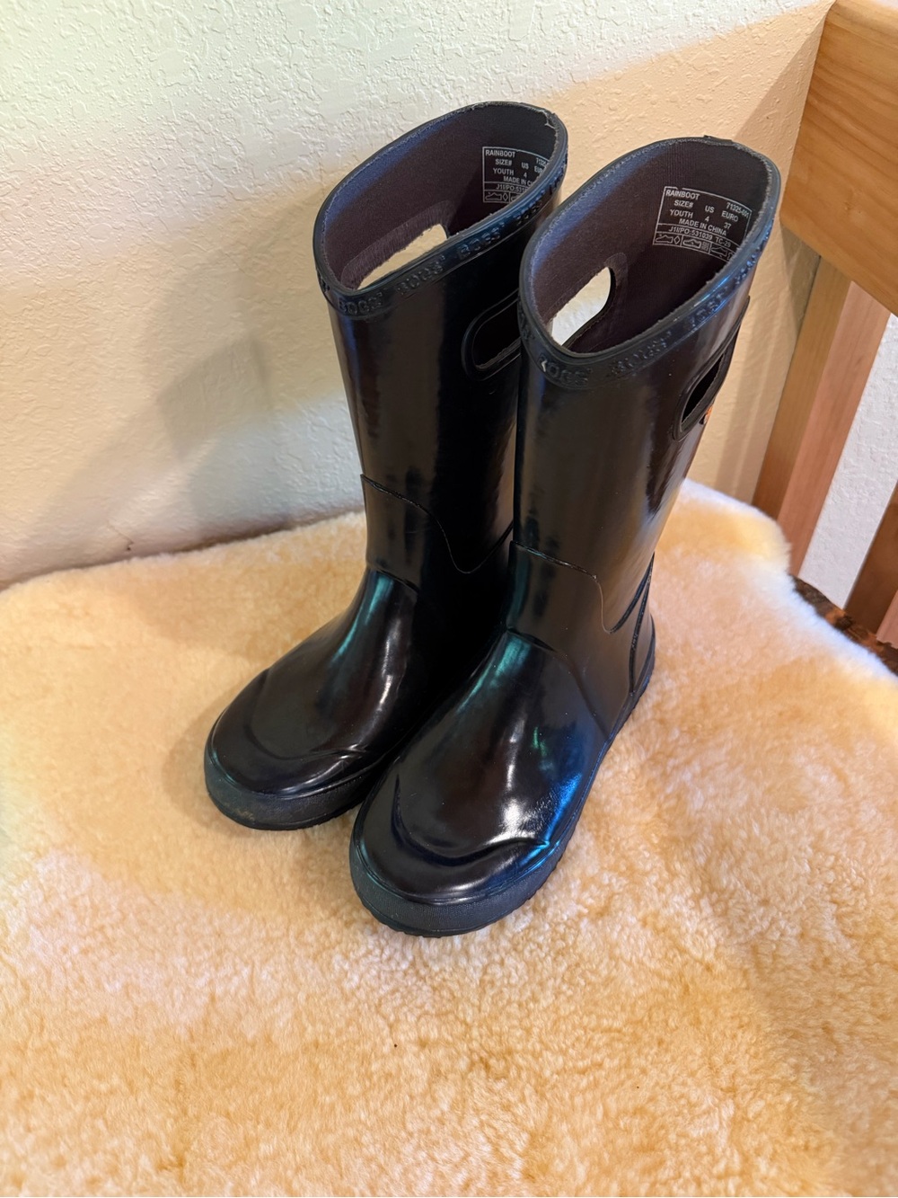 Bogs Black Rain Boots youth size 4 kids